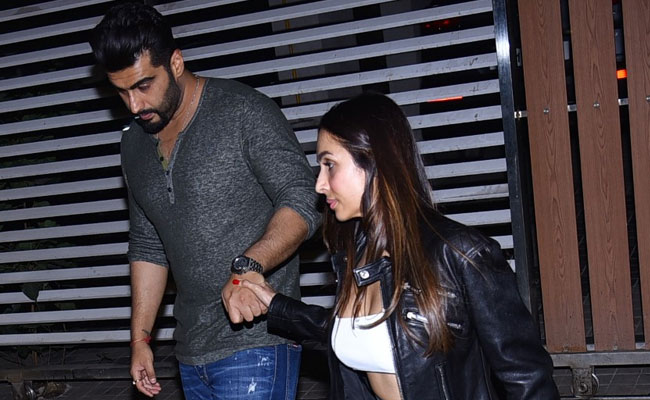 Malaika Arora And Arjun Kapoor Wrap The Party Holding Hands. See Pics
