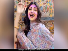 Holi 2020: शिल्पा शेट्टी पर चढ़ा होली का रंग, अमिताभ बच्चन के गाने पर ठुमके लगाती दिखीं एक्ट्रेस- देखें Video Holi 2020: शिल्पा शेट्टी पर चढ़ा होली का रंग, अमिताभ बच्चन के गाने पर ठुमके लगाती दिखीं एक्ट्रेस- देखें Video