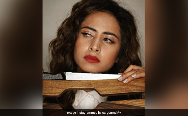 एक्ट्रेस सरगुन मेहता ने इन्हें बताया Corona से लड़ने का हथियार, बोलीं- अगर ये भी मुश्किल है तो डूब मरो...