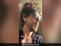 शाहरुख खान ने कुछ इस तरह मनाई होली, Tweet कर कही ये बात... शाहरुख खान ने कुछ इस तरह मनाई होली, Tweet कर कही ये बात...