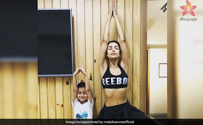 मलाइका अरोड़ा ने वृक्षासन कर सोशल मीडिया पर बटोरी सुर्खियां, बच्चों के लिए करने जा रही हैं यह काम