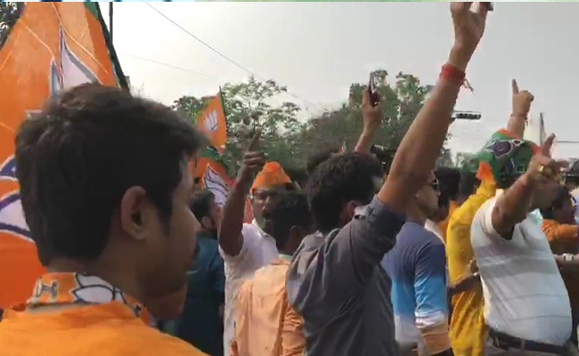 In Heart Of Kolkata,<i> "Goli Maaro"</i> Slogan Ahead Of Amit Shah Rally
