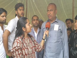 दिल्ली हिंसा: 22 साल तक देश की सेवा करने वाले का घर भी फूंका, शिविर में रहने को मजबूर जवान बोला- अब लगता है इस देश में रहने का अधिकार नहीं दिल्ली हिंसा: 22 साल तक देश की सेवा करने वाले का घर भी फूंका, शिविर में रहने को मजबूर जवान बोला- अब लगता है इस देश में रहने का अधिकार नहीं