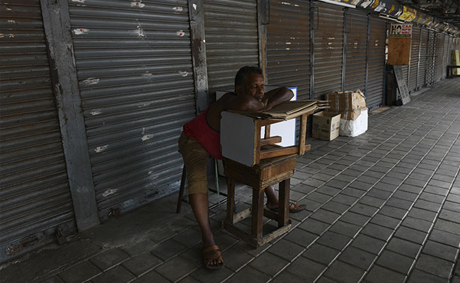 Coronavirus: 32 राज्यों/केंद्र शासित प्रदेशों के 560 जिले पूरी तरह से लॉकडाउन, मरीजों की संख्या 500 के करीब