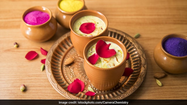 Almond milk thandai cab included in your weight loss diet as well