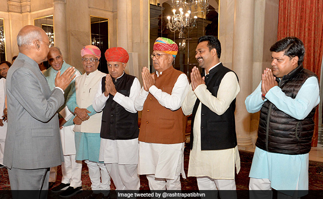 कोरोना संक्रमित सिंगर कनिका कपूर से मिलने वाले दुष्यंत सिंह ने राष्ट्रपति से की थी मुलाकात, सांसदों के साथ ब्रेकफास्ट में हुए थे शामिल