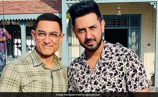 Unseen Pics Of Aamir Khan And Gippy Grewal From The Sets Of <i>Lal Singh Chaddha</i>