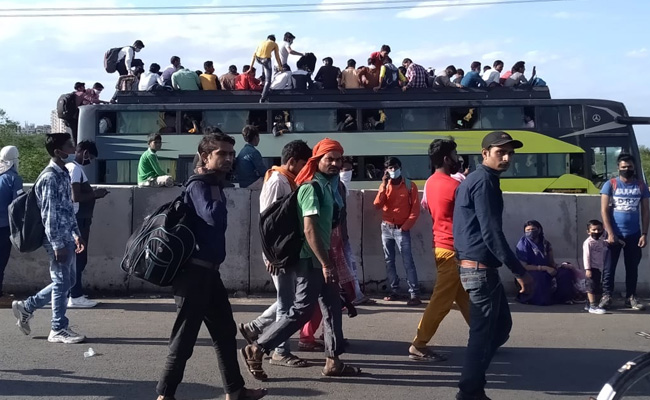 Labourers Continue To Return Home, Private Buses Run In UP Amid Lockdown