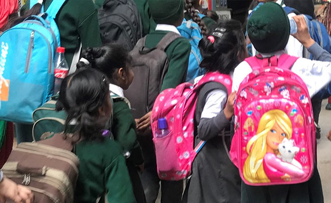 MP में बोझमुक्त होंगे बच्चे: स्कूल बैग पॉलिसी-2022 जारी, जानिए कब होगा नो बैग और नो हमवर्क डे?