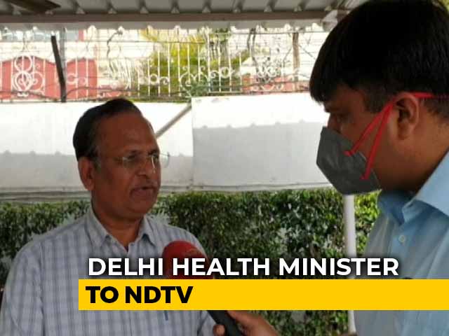 900 Quarantined After Delhi Mohalla Clinic Doctor Tests COVID+: Minister