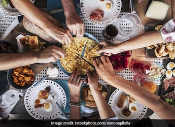 Eating Out Or Food Delivery At Home? Viral Tweet Starts Off Discussion Eating Out Or Food Delivery At Home? Viral Tweet Starts Off Discussion