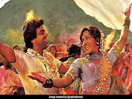होली के पावन अवसर पर धर्मेंद्र का ट्वीट हुआ वायरल, बोले- त्योहार मनाएं, लेकिन... होली के पावन अवसर पर धर्मेंद्र का ट्वीट हुआ वायरल, बोले- त्योहार मनाएं, लेकिन...