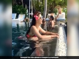 उर्वशी रौतेला का स्विमिंग पूल वीडियो हुआ वायरल, बोलीं- व्यस्त रहने के लिए आप क्या कर रहे हैं... देखें Video उर्वशी रौतेला का स्विमिंग पूल वीडियो हुआ वायरल, बोलीं- व्यस्त रहने के लिए आप क्या कर रहे हैं... देखें Video