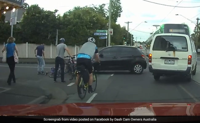 After Cyclist Collides With Car, Internet Divided Over Whose Fault It Was