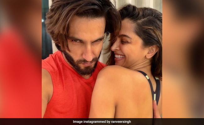 Deepika Padukone Called Ranveer Singh A "Snack." Because, "<i>Pakora</i> Nose"
