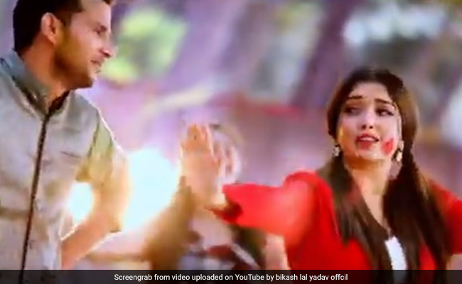 Bhojpuri Video Song: आम्रपाली दुबे के भोजपुरी गाने का धमाल, होली के मौके पर वायरल हुआ Video