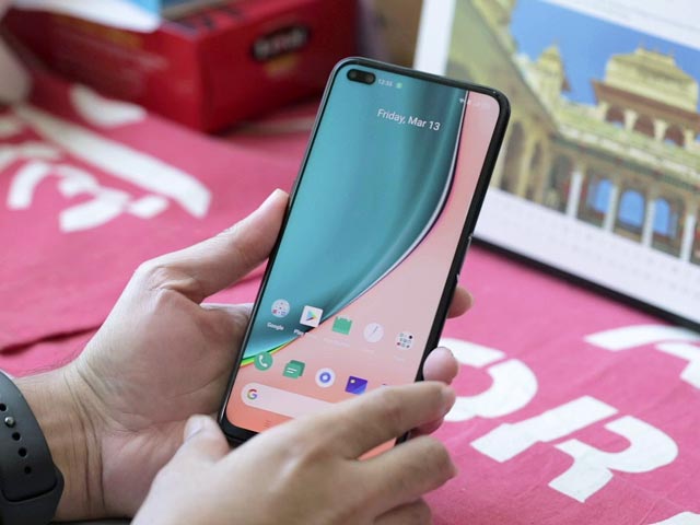 रियलमी 6 प्रो मैदान मारने को है तैयार!