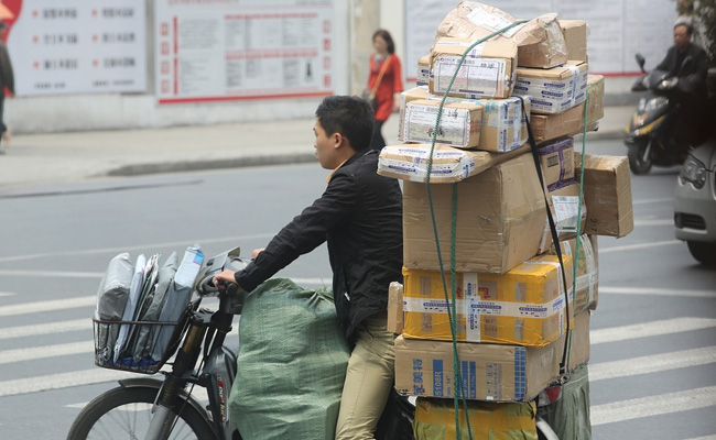 China Malls Offer Free Drinks, Snacks Amid Coronavirus Spread: Report