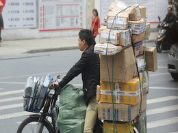 China Malls Offer Free Drinks, Snacks Amid Coronavirus Spread: Report China Malls Offer Free Drinks, Snacks Amid Coronavirus Spread: Report