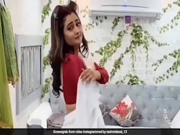 रश्मि देसाई ने सफेद साड़ी में 'रंग बरसे भीगे चुनर वाली' पर यूं झूमकर किया डांस, बार-बार देखा जा रहा Video रश्मि देसाई ने सफेद साड़ी में 'रंग बरसे भीगे चुनर वाली' पर यूं झूमकर किया डांस, बार-बार देखा जा रहा Video