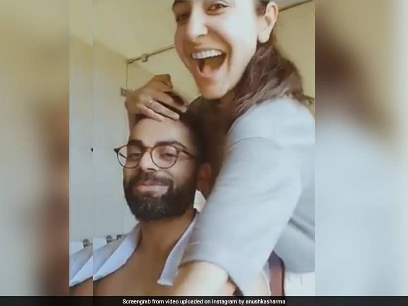Anushka Sharma Turns Hairstylist For Virat Kohli During Quarantine Watch Video Cricket News Последние твиты от anushka sharma (@anushkasharma). anushka sharma turns hairstylist for