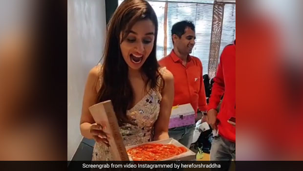 Watch: Shraddha Kapoor's Fans Gift Her A Giant Jalebi, Her Reaction Is Priceless