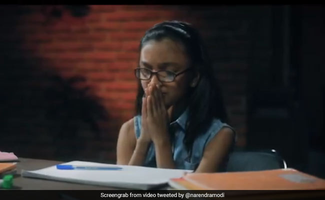 PM मोदी ने शेयर किया Video: बेटी ने पापा को लिखा खत- मुंबई से भागकर आने की कोई जरूरत नहीं, आप बाहर निकलोगे तो...