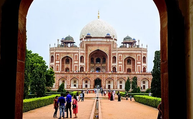 In A First, No Entry Fee For Women At Monuments On Women's Day