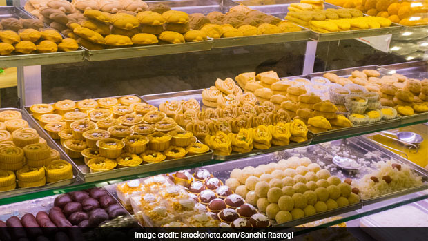Risking Coronavirus Amid Lockdown, Kolkata Rushes To Sweet Shops