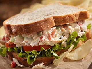 Watch: This Yogurt Sandwich Can Be A Perfect Quick-Meal While Working From Home Watch: This Yogurt Sandwich Can Be A Perfect Quick-Meal While Working From Home