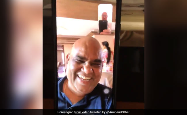 अनुपम खेर ने अनिल कपूर के साथ बनाया Video तो इस एक्टर को हुई जलन, बोले- तेरे प्यार का आसरा चाहता हूं...