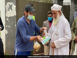 शाहिद अफरीदी ने फ्री में बाटे मास्क और साबुन तो हरभजन सिंह ने दिया ऐसा रिएक्शन, ट्वीट हुआ वायरल शाहिद अफरीदी ने फ्री में बाटे मास्क और साबुन तो हरभजन सिंह ने दिया ऐसा रिएक्शन, ट्वीट हुआ वायरल
