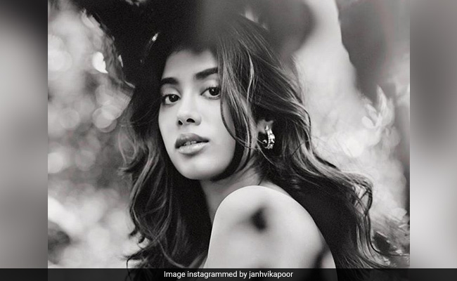 Janhvi Kapoor Says People "Still Look For Sridevi" In Her