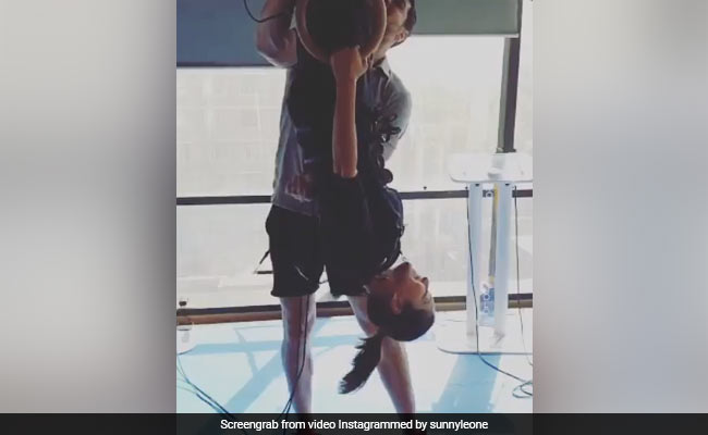 सनी लियोन ने शेयर किया अपना वर्कआउट वीडियो, लिखा- ''ये है परफेक्ट वर्काउट की सच्चाई''