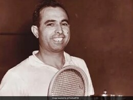 Pakistan's Squash Legend Azam Khan Dies Of COVID-19 In London Pakistan's Squash Legend Azam Khan Dies Of COVID-19 In London