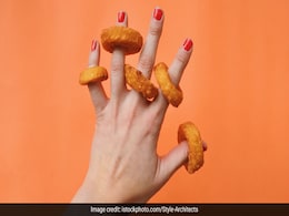 Coronavirus: UK Couple Exchanges Onion Rings After Wedding Is Cancelled Coronavirus: UK Couple Exchanges Onion Rings After Wedding Is Cancelled