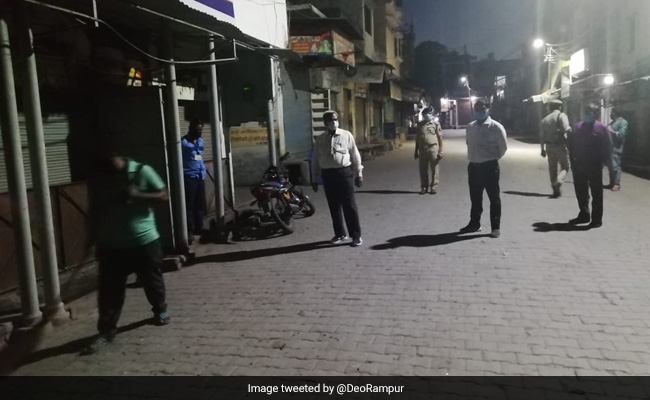 COVID-19 की हेल्‍पलाइन पर फोन कर शख्‍स ने मंगवाए गरमा-गरम समोसे, डीएम ने पूरी की Wish, लेकिन...