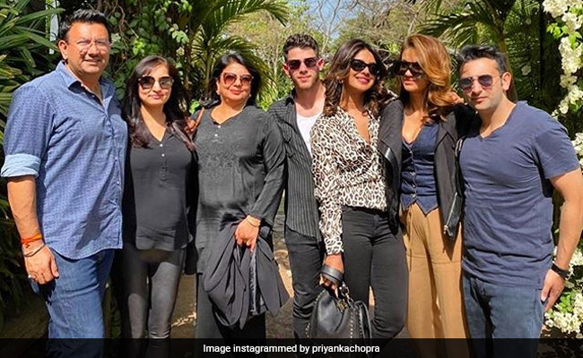 Inside Priyanka Chopra And Nick Jonas' "Lit And Chill" Weekend Get-Together