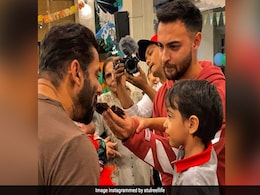 Trending: Ahil Celebrates Birthday With <i>Mamu</i> Salman And Khan<i>daan</i> Trending: Ahil Celebrates Birthday With <i>Mamu</i> Salman And Khan<i>daan</i>