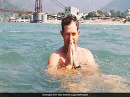 पाकिस्तान से भारत आकर Jonty Rhodes ने लगाई गंगा में डुबकी, हरभजन सिंह बोले- 'अच्छा लगा कि आप...' पाकिस्तान से भारत आकर Jonty Rhodes ने लगाई गंगा में डुबकी, हरभजन सिंह बोले- 'अच्छा लगा कि आप...'