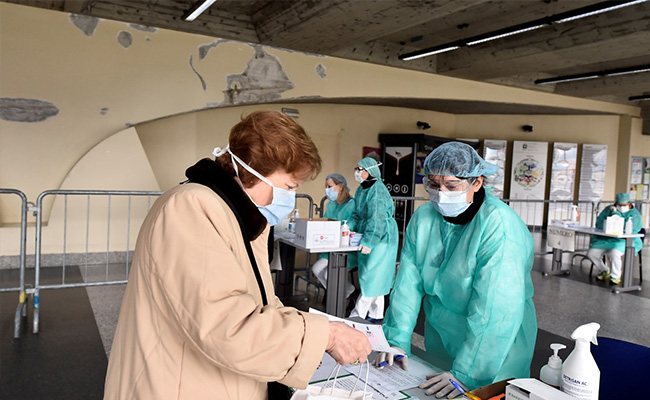 Europe's Doctors Repeat Errors Made In Wuhan, Experts Say