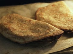 Indian Cooking Tips: Use Left-Over Dal And Give Your Neer Dosa A Lip-Smacking Twist Indian Cooking Tips: Use Left-Over Dal And Give Your Neer Dosa A Lip-Smacking Twist