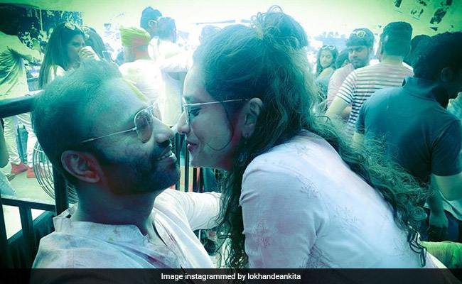 Holi 2020: Ankita Lokhande And Boyfriend Vicky Jain Paint Instagram With "Colours Of Love"
