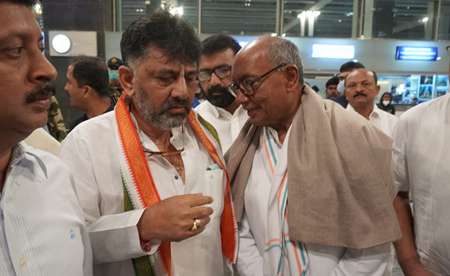 "मोदी जी को 'सपनों का सौदागर' इसीलिए तो कहते हैं", उदाहरण दे दिग्विजय सिंह ने कसा तंज