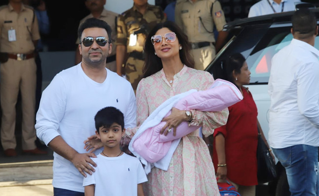 Shilpa Shetty And Raj Kundra Spotted With Baby Samisha For The First Time. See Pics