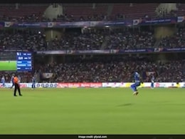 Road Safety World Series: मोहम्मद कैफ ने फील्डिंग करते वक्त दिखाया अपना ऐसा अंदाज, फैन्स हैरान.. देखें VIDEO Road Safety World Series: मोहम्मद कैफ ने फील्डिंग करते वक्त दिखाया अपना ऐसा अंदाज, फैन्स हैरान.. देखें VIDEO