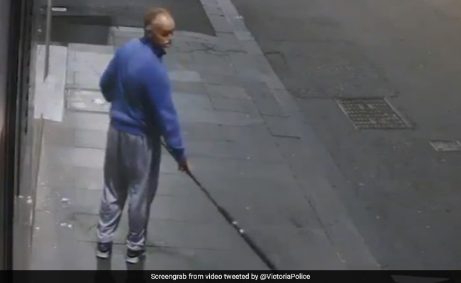Man Steals Versace Necklace, Twitter Thinks He Should Get To Keep It. Watch Why
