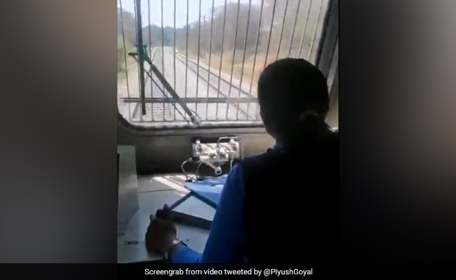 Women's Day 2020: बेंगलुरु और मैसूर के बीच महिलाओं ने चलाई राज्य रानी एक्सप्रेस तो रेल मंत्री ने किया ट्वीट, देखें Video