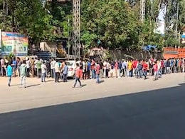 जमाखोरी न करें, दुकानदारों के अधिक पैसे लेने पर रिपोर्ट करें : दिल्ली सरकार जमाखोरी न करें, दुकानदारों के अधिक पैसे लेने पर रिपोर्ट करें : दिल्ली सरकार
