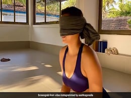 इस टीवी एक्ट्रेस ने आंखों पर पट्टी बांधकर किया योग, वजह कर देगी हैरान- देखें Viral Video इस टीवी एक्ट्रेस ने आंखों पर पट्टी बांधकर किया योग, वजह कर देगी हैरान- देखें Viral Video